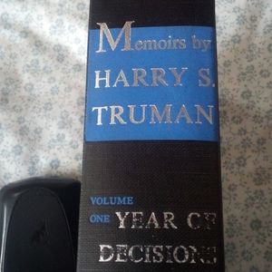 BEV'S BOOKS - Harry Truman Volume 1 only